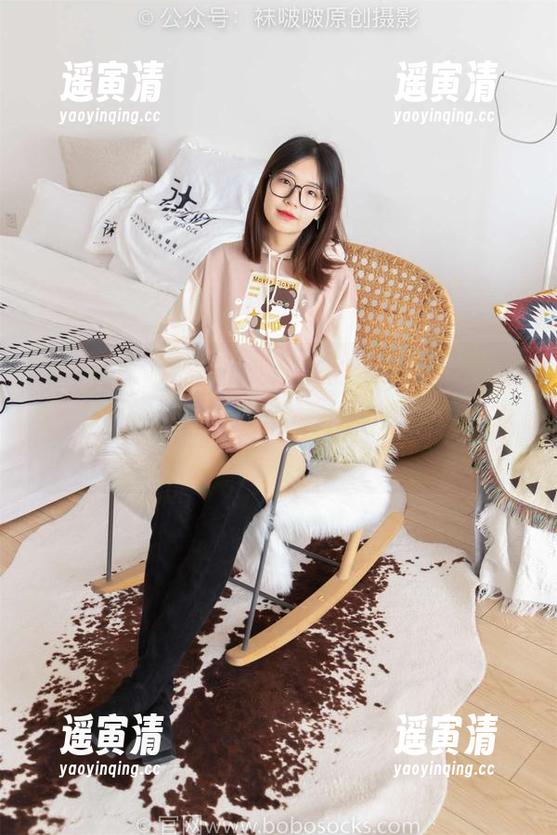 BoBoSocks袜啵啵-甜甜圈 BoBoSocks袜啵啵 - 甜甜圈的蕾丝袜,原图让人直冒冷汗,图册却让我忍不住想再看一遍。