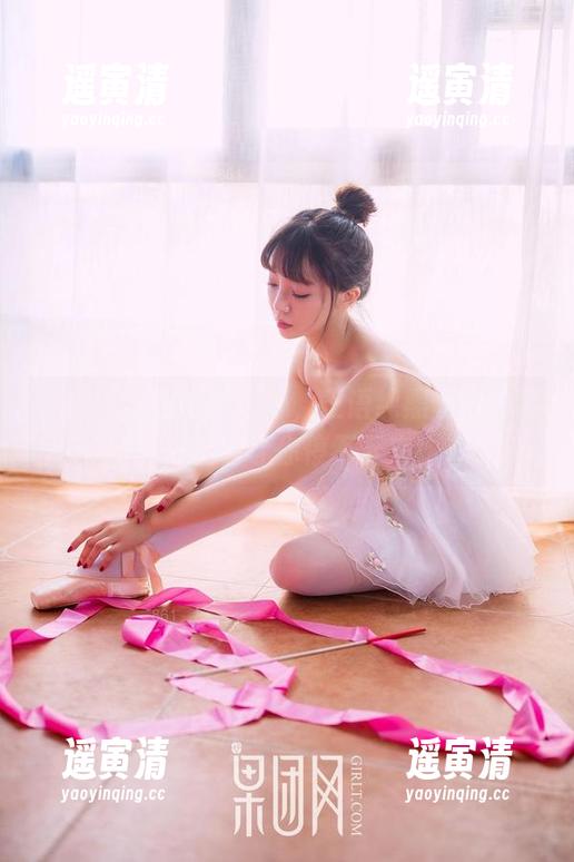 GIRLT果团网-王语纯 GIRLT果团网 - 小心,王语纯黑丝图片精选可能会让你停不下来!