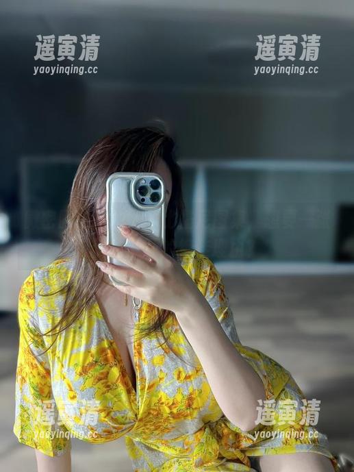 MIYA 微密圈 - MIYA的比基尼图集,想要一张偷偷下载的绝佳理由?
