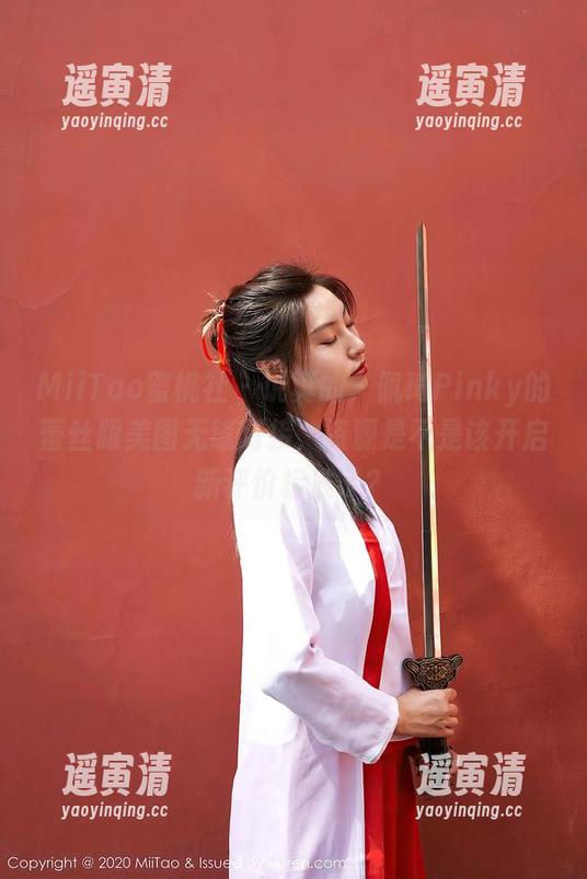MiiTao蜜桃社 - 说真的，佩琦Pinky的蕾丝跟美图无缝对接，资源是不是该开启新评价标准了？