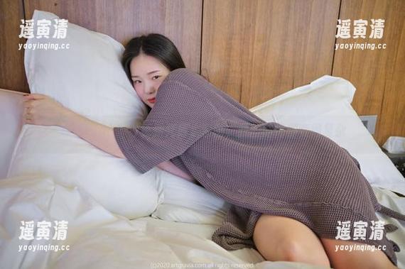 每次Pia(피아)更新死库水套图，我的脑海都变得复杂