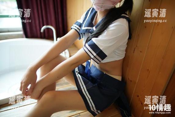 ROSI口罩 ROSI蕾丝底裤:一组满是意犹未尽的写真,图片流露出那种特别的氛围。