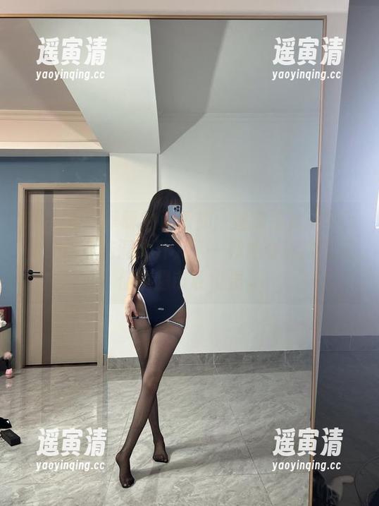 Tina很妖孽呀的资源库：魅魔姐姐千变万化，保你脑洞大开，下一秒她可能就变成你的超市收银员。