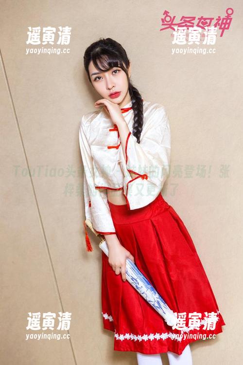 TouTiao头条女神-张梓柔 TouTiao头条女神 - 妹妹的闪亮登场!张梓柔的作品集又更新了