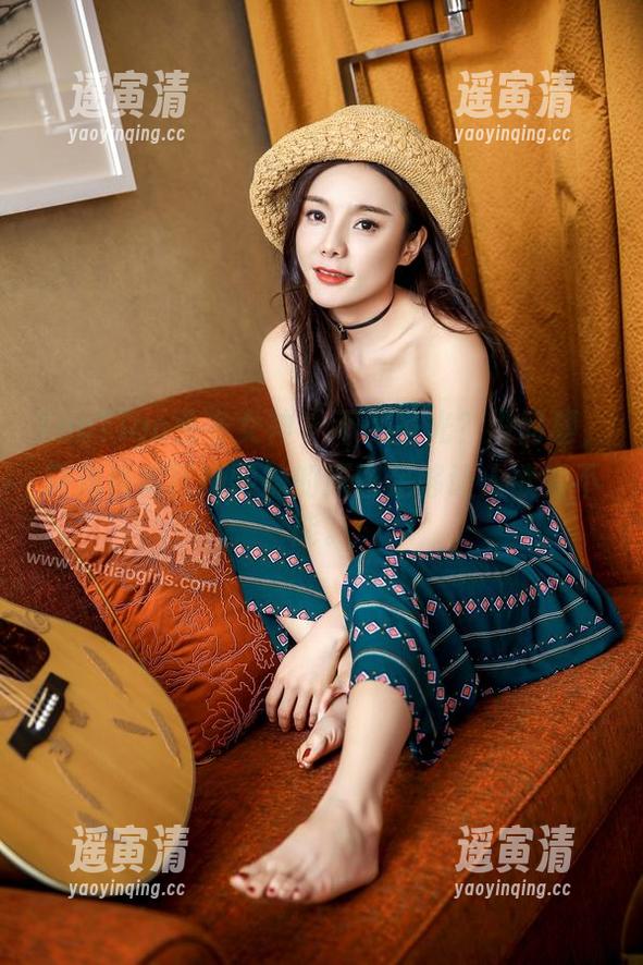 TouTiao头条女神 - 不用圣光？没问题，阿依努尔瓦娅学妹的原图足够让人欲罢不能。