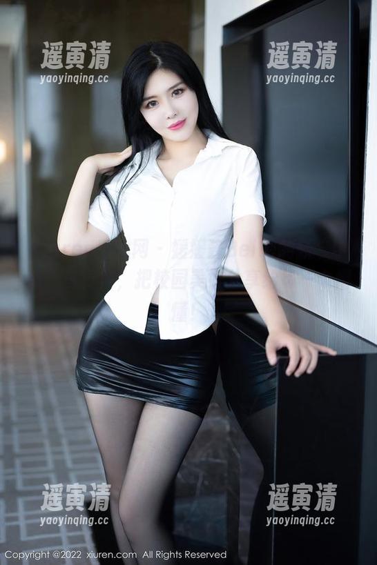 Xiuren秀人网 - 媛媛酱Belle的新“学妹”写真集，把校园美好分享给每一个懵懂！