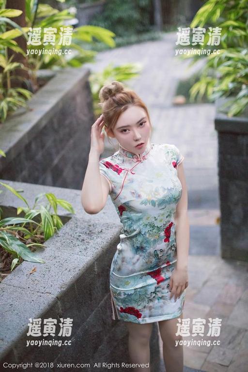 Xiuren秀人网-杜viki Xiuren秀人网 - 杜viki的厨娘全套:下手要快,别向我借钱啊