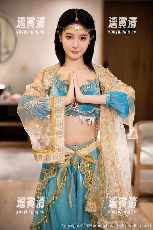 Xiuren秀人网-柚子178 Xiuren秀人网 - 柚子178的万圣节转身,图库高清饮料满满的鬼氛围,多点创意!