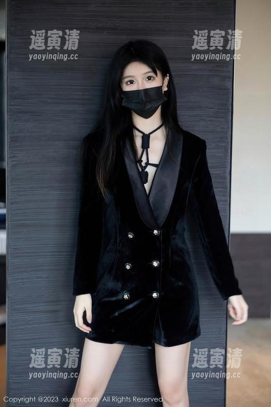 Xiuren秀人网 - 白微Sera的婚纱，穿上了无圣光的魔咒，图片上透露的冷冷氛围。