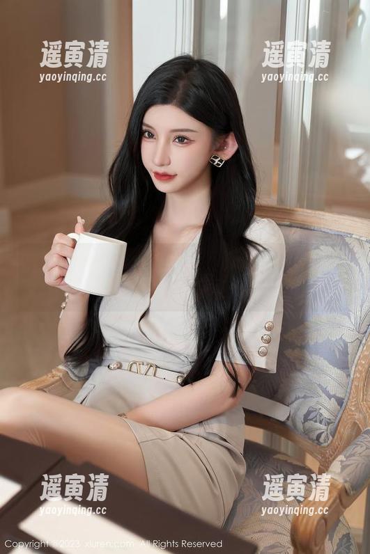 Xiuren秀人网-谢小葱 Xiuren秀人网 - 我跟谢小葱的白裙有一腿——写真图包劲爆上线