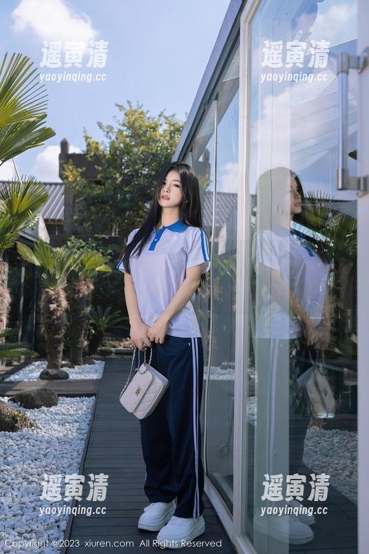 Xiuren秀人网 - 精选雨儿baby的女王写真，真想问她“怎么看待自己”