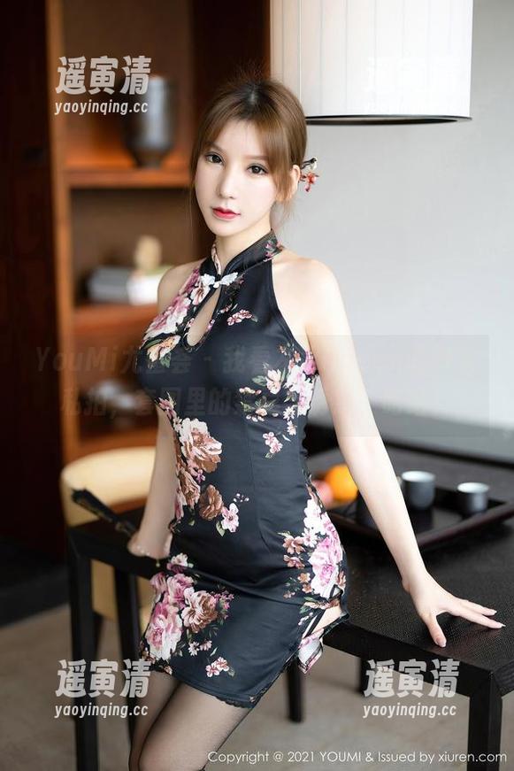 YouMi尤蜜荟-左冰Queen YouMi尤蜜荟 - 我看左冰Queen的修女私拍,套图里的禁忌与诱惑,哈哈!