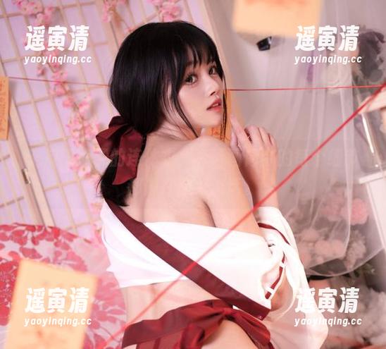千反田鹿子的连体衣，高清画像中的每个细节都像在跟我说话。