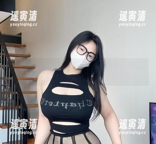 可爱的肉巴 微密圈 - 最新图包亮相!看可爱的肉巴如何在“紫色梦幻”里遨游!