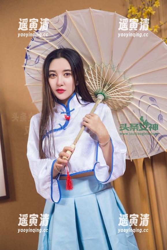 头条女神-杨漫妮baby 头条女神 - 杨漫妮baby的美足作品集,又一次找回了失散多年的审美观!