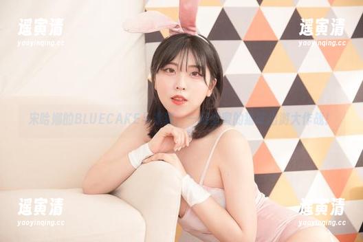 宋哈娜 宋哈娜的BLUECAKE与家猫:一场甜蜜的猫咪出游大作战!