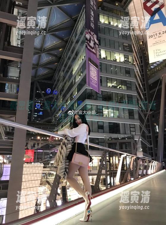 微密圈 - 宸大小姐教你：自拍+美图=壁纸的完美配方！