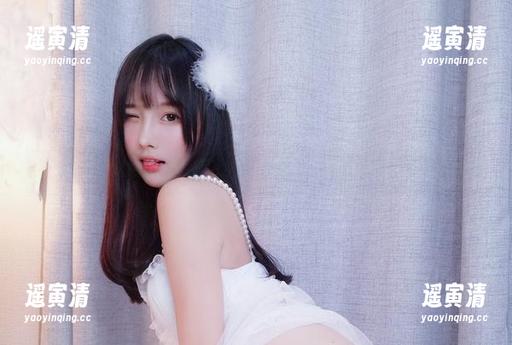 小小奶瓶儿 你见过的小小奶瓶儿吗?最新纯欲吊带原图必看!