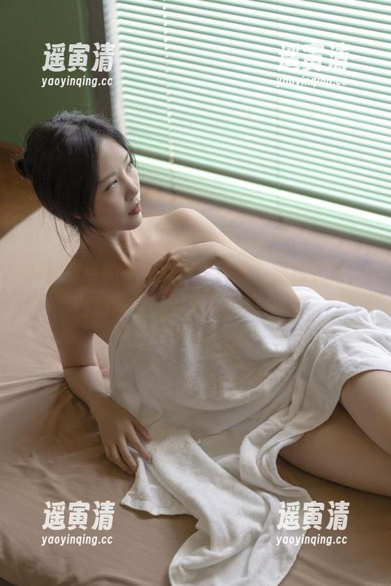 抖娘利世 抖娘利世的“修女”写真集:黑色长裙,白色面具,今天你选哪一款?