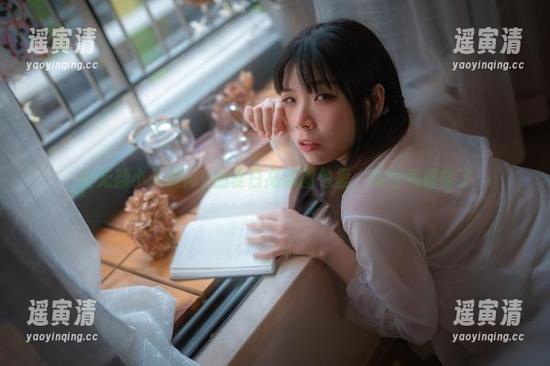 无颜小天使wy 在无颜小天使wy的夏日高清图包里,连空气都香了