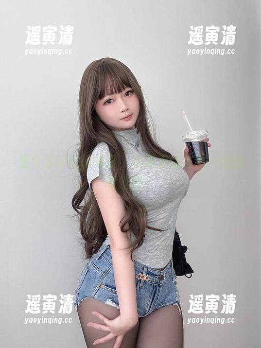 是依酱呀的jk制服，这简直让人想一遍遍看原图！