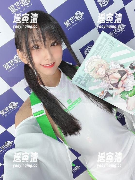 柳丸 柳丸的2020年,这组写真套图交错着趣味和小虚幻。
