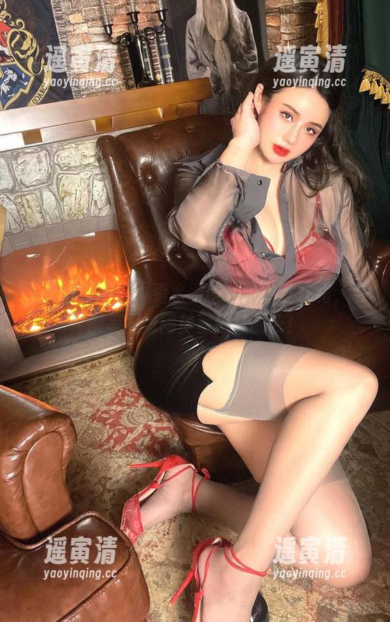 水蜜桃米米 微密圈 - 回头再看水蜜桃米米的连衣裙,私房美图如同梦里飘过的云!