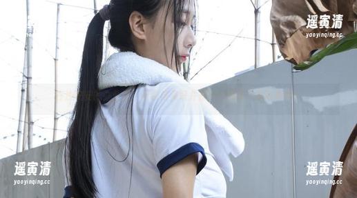 浅安安 在浅安安的办公室,闲聊与美好并存——赶紧下载写真集!