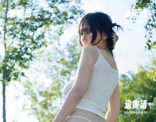 浅安安 浅安安最新的镂空作品,仿佛每个细节都有声音,但是又听不清。