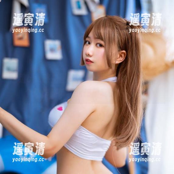 渡边早季Saki 这组cos旅拍图片,渡边早季Saki的每一个动作都带着我想研究的好奇心!