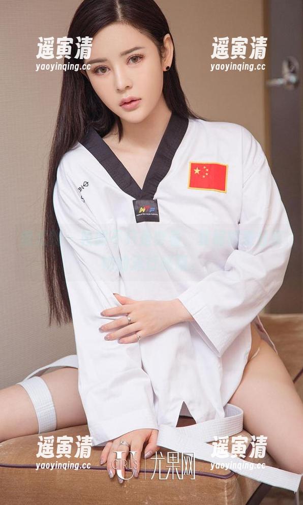 爱尤物-夏桐桐 爱尤物 - 校服不只是穿着,夏桐桐来分享她的流行秘籍。