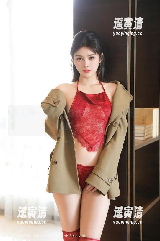 秀人网-刘奕宁Lynn 秀人网 - 眼镜下的刘奕宁Lynn,美图中的那一丝洒脱