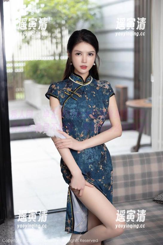 秀人网 - 卓芷伊EricA的黑丝美图精选，真是让我目不转睛，怎么能这么好看呢？