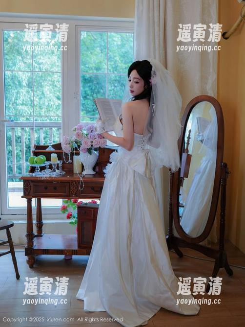 秀人网-尤妮丝Egg 秀人网 - 当尤妮丝Egg遇上透明主题写真,分享一场看不见的奇遇!