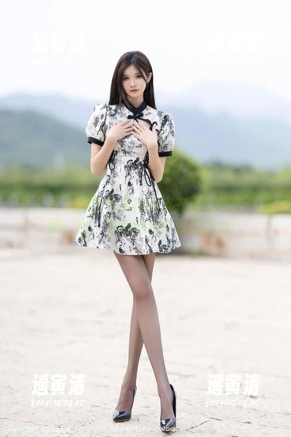 秀人网-月野兔美妞 秀人网 - 月野兔美妞的皮衣研究报告:原图一出,更新内容全靠想象力!