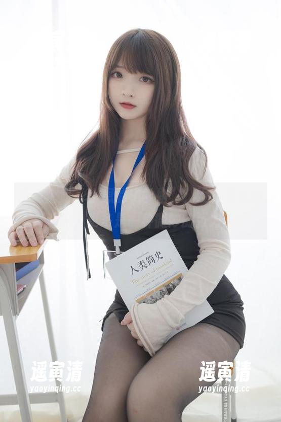 紧急企划 - 小恩的“学姐”，没有圣光的遮掩，更多是一种微妙的张力。