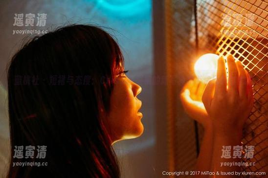 蜜桃社-Cris_卓娅祺 蜜桃社 - 短裙与态度:Cris_卓娅祺的新写真集带你玩转时尚游戏。