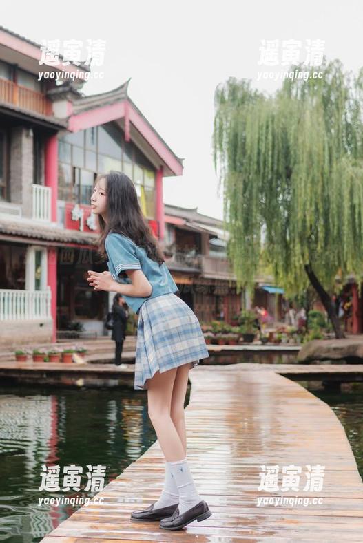 西瓜少女 抓拍西瓜少女和她妹妹,恍惚以为这是超MVP的瓜缘照!